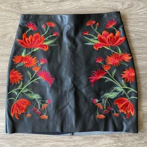 NWT Express Faux Leather Embroidered Mini Skirt in Black, Size 2